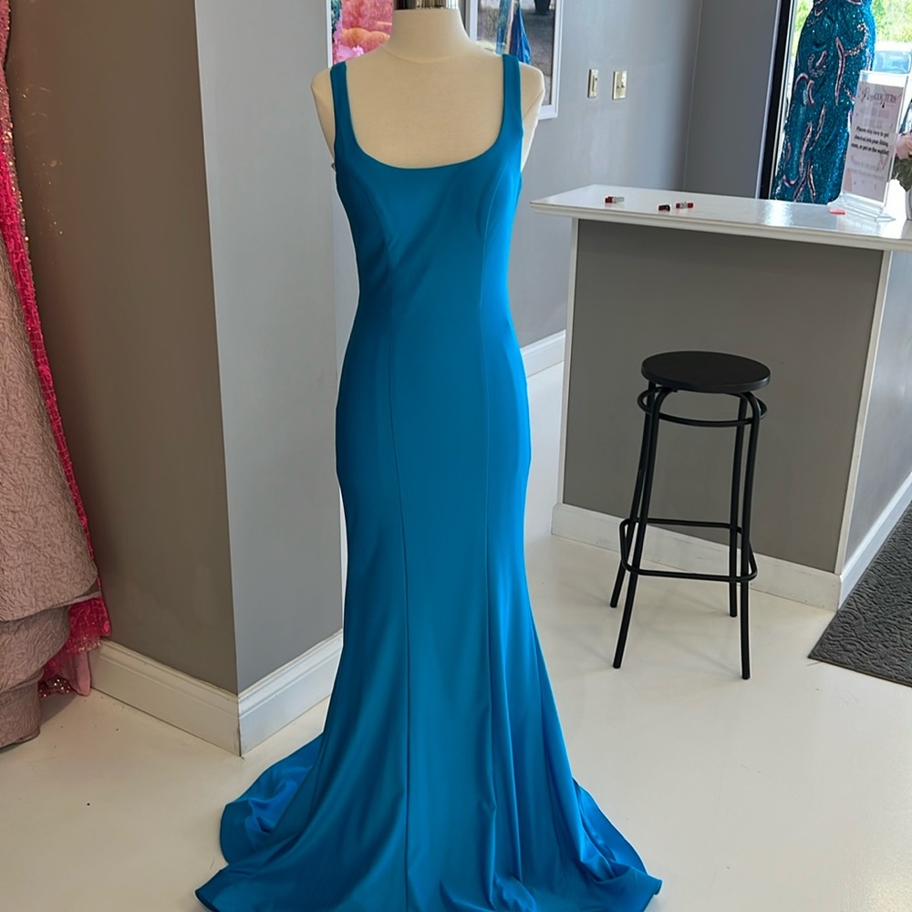Faviana S10841 Sea Blue Size 4